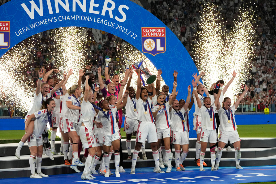 Lyon tog sin åttonde Champions League-titel genom att besegra Barcelona med 3–1 i lördagens final i Turin.