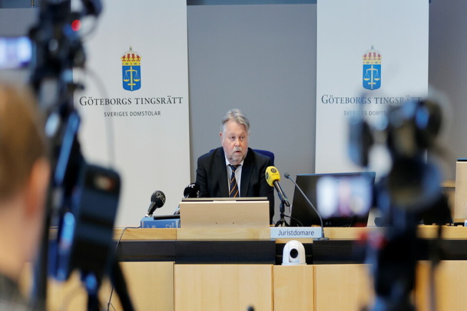Pressträff med rättens ordförande, lagmannen Göran Lundahl, efter att Göteborgs tingsrätt meddelat domen mot de två bröderna.
