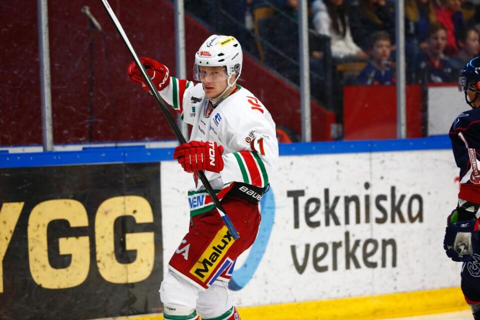 Hockeyforwarden Simon Önerud återvänder till moderklubben HV71. 26-åringen, som spelat i Timrå och Modo de senaste fyra säsongerna, har skrivit på för två säsonger i HV71. \"Simon är en oöm spelare som kan användas både som center och ytterforward. En br