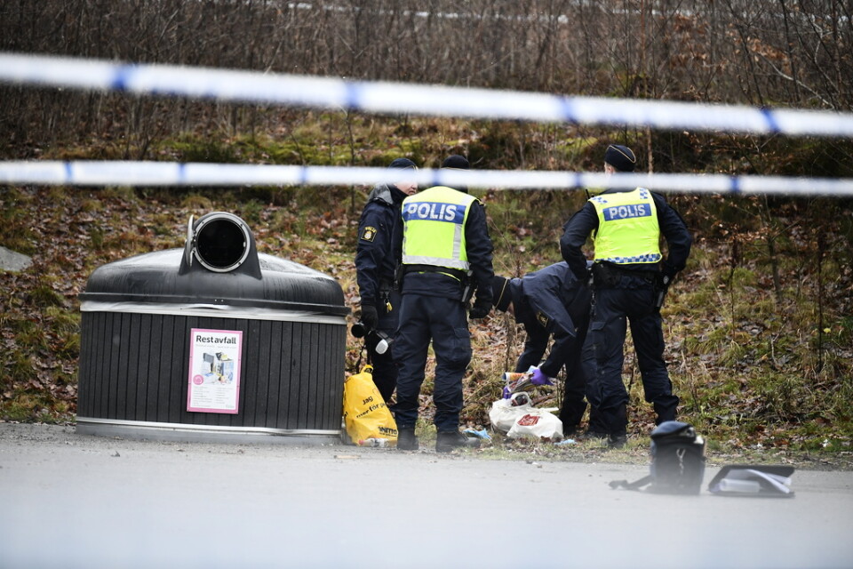 Kvinnan hittades med stickskador utomhus vid en återvinningsstation i december förra året i Mölnlycke, öster om Göteborg. Hon fördes till sjukhus, men hennes liv gick inte att rädda. Arkivbild.