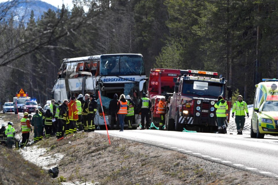 Tre personer omkom i bussolyckan. Foto: Nisse Schmidt/TT