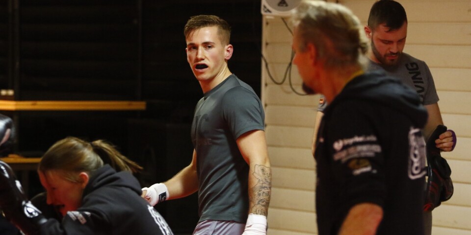 Tobias Karlsson, från Bogesunds boxningsklubb, är den enda lokala fightern som ställer upp i den internationella tävlingen King of the ring.