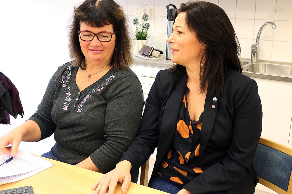 Sida vid sida berättade Anna-Kajsa Arnesson (C) och Matilda Wärenfalk (S) om den nya majoritetens politiska inriktning och ett antal uppdrag till kommundirektören. Men några nya budgetsiffror kunde de inte presentera.