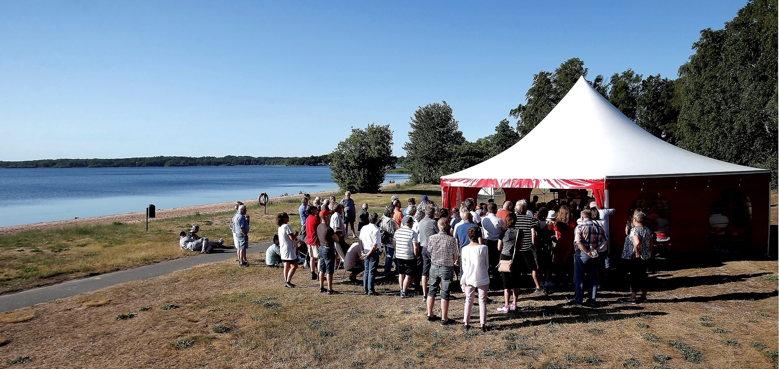Norra Skåne läsarcafé vid Finjasjön för ett år sedan blev en välbesökt historia.  
Foto: Stefan Sandström/Arkiv