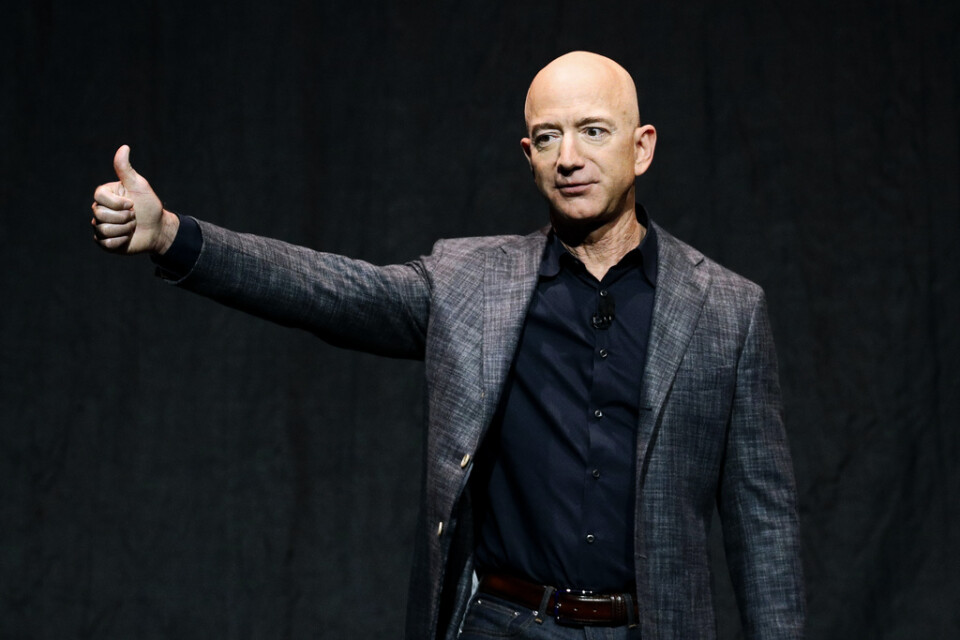 Världens rikaste man Jeff Bezos har en fin båt på gång. Arkivbild.