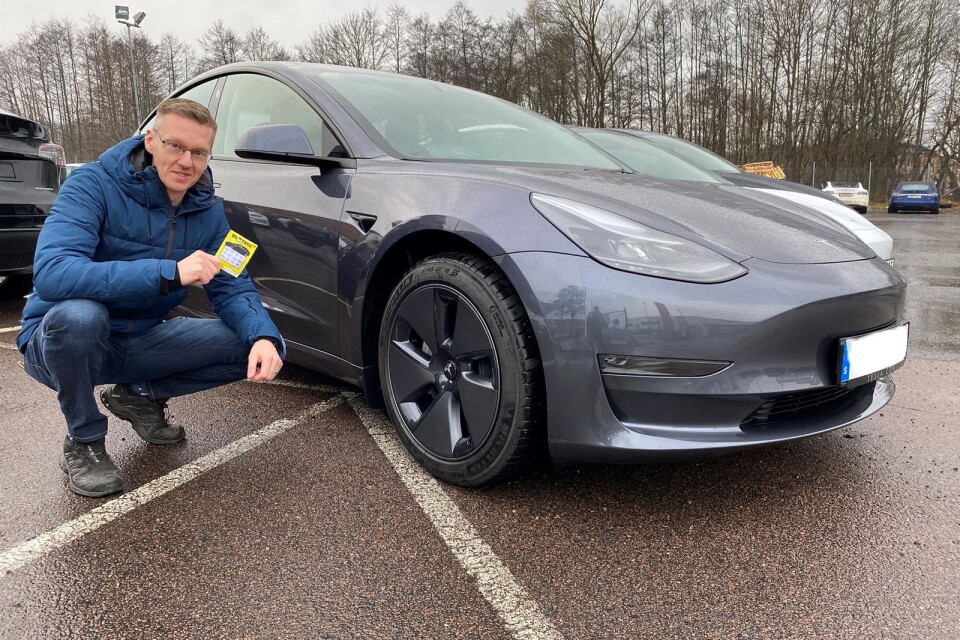 Anders Kjellberg vann en Tesla Model 3 på en Biltrisslott.