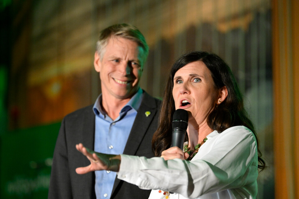 Miljöpartiets språkrör Per Bolund (MP) och Märta Stenevi (MP) firar de ökande siffrorna på Miljöpartiets valvaka på Quality Hotel Globe på söndagskvällen.