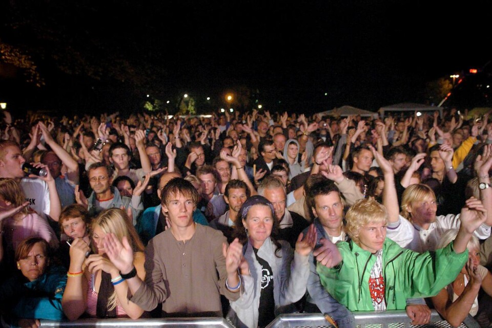 2006. Publiken kom i stora skaror och var i alla åldrar på Nazareths konsert. Foto: Tomas Nyberg