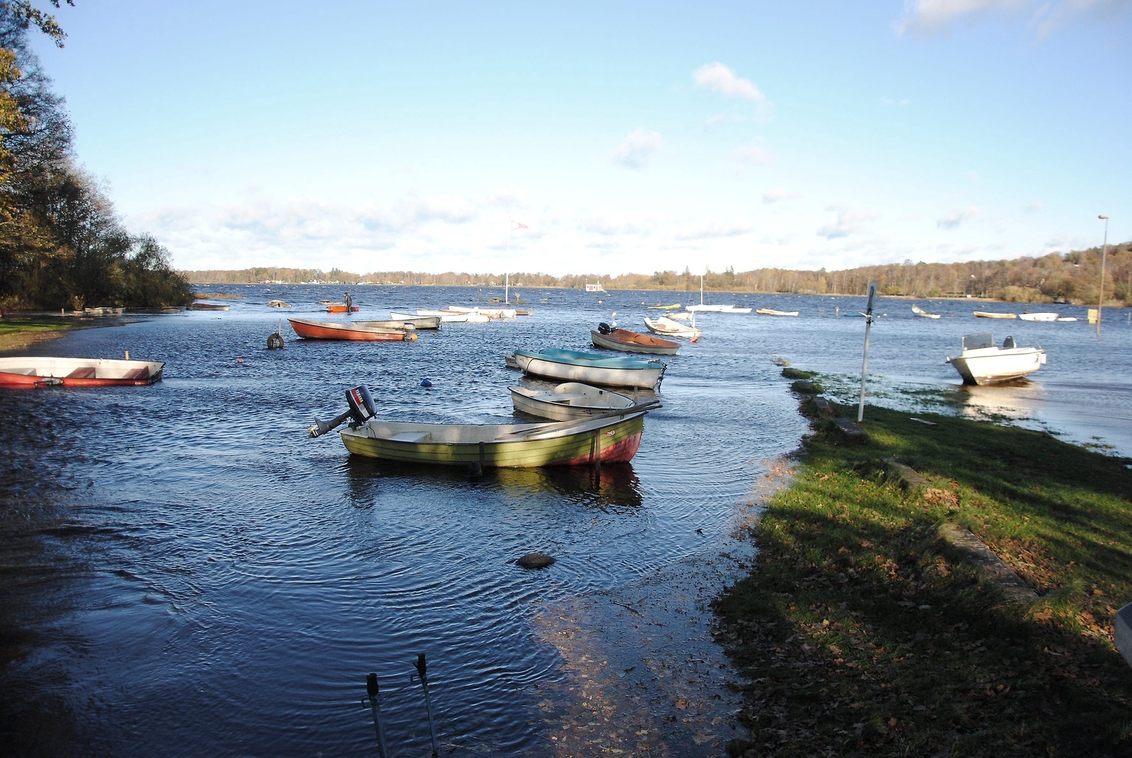 Båtägarna manades att komma till Tormestorps båthamn och hand om sina båtar.