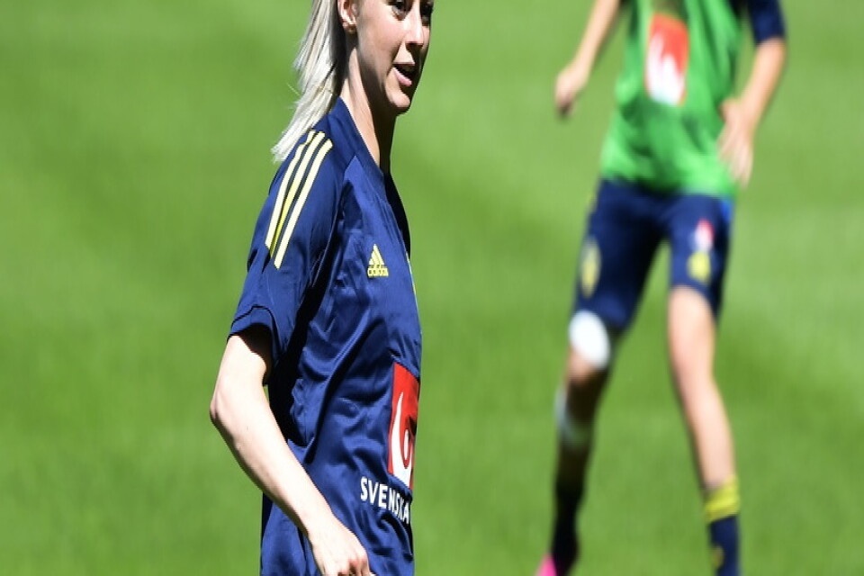 Amanda Ilestedt under en av veckans landslagsträningar i Kalmar, inför torsdagens match mot Norge.