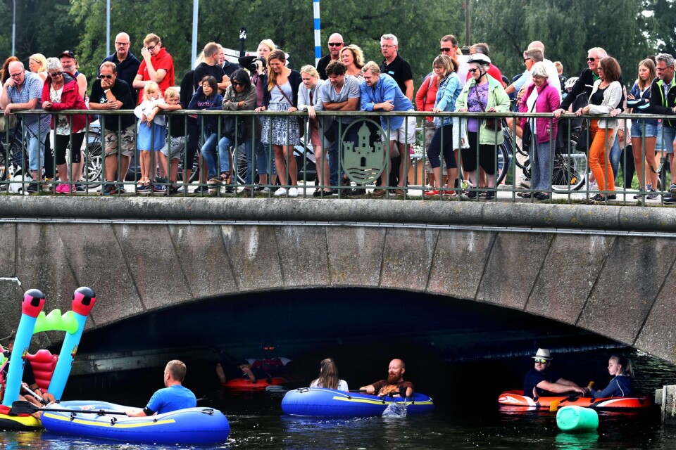 Kalmar by gummibåt en av tre aktiviteter i Systraströmmen på årets stadsfest.