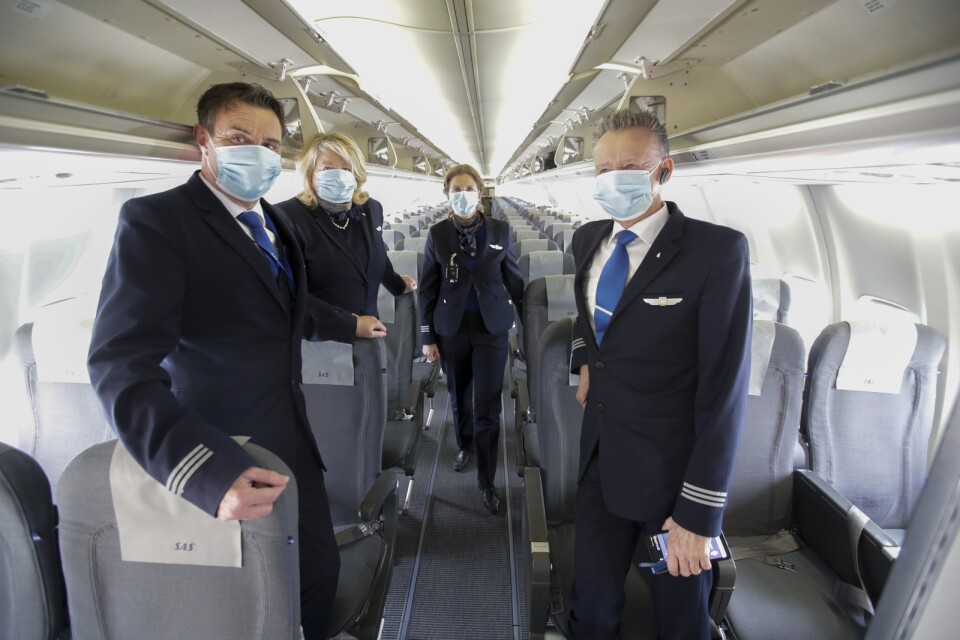 Sedan den 18 maj gäller munskyddstvång för personal och resenärer från sex år och uppåt på SAS flygningar. Arkivbild.