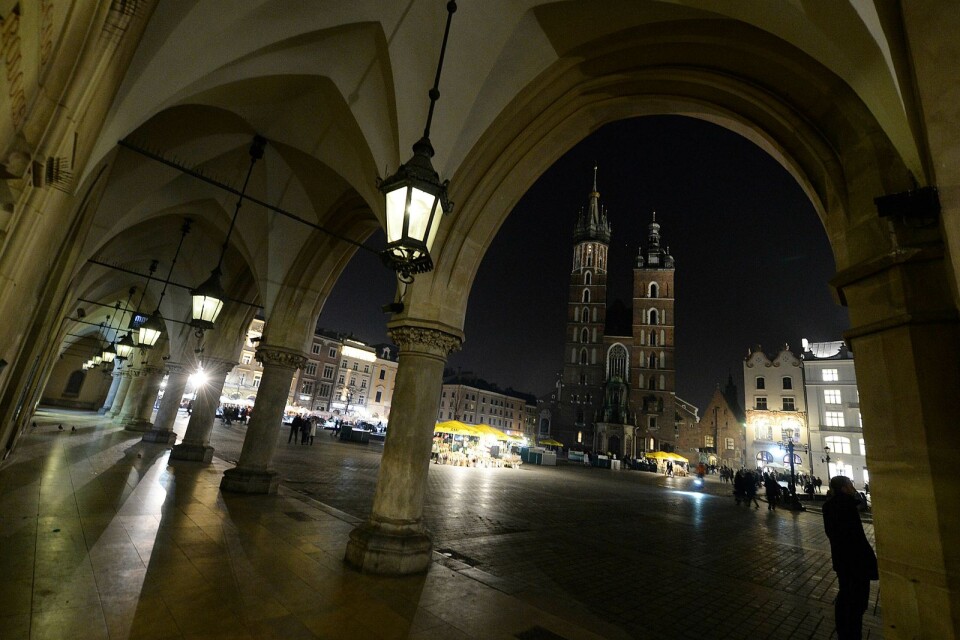 Krakow med torget och katedralen.
