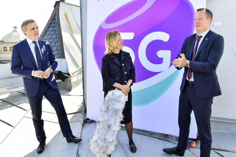 Från vänster: Fredrik Jejdling, chef för affärsområde Networks, Ericsson, Telias vd Allison Kirkby och statsrådet Anders Ygeman vid en 5G-invigning förra året. Arkivbild.