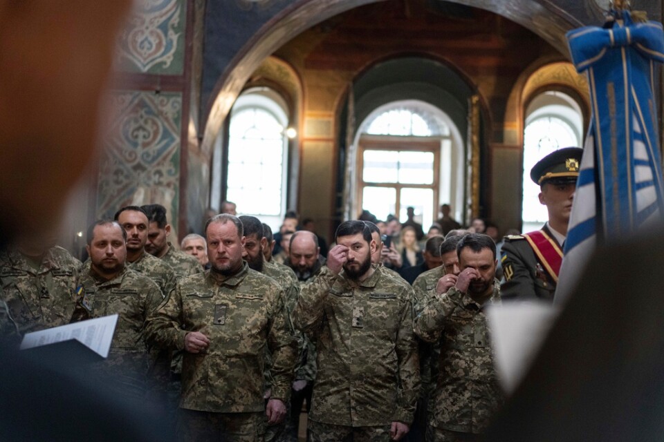 Fältpräster i Ukraina välsignas att delta mer aktivt i militära insatser.