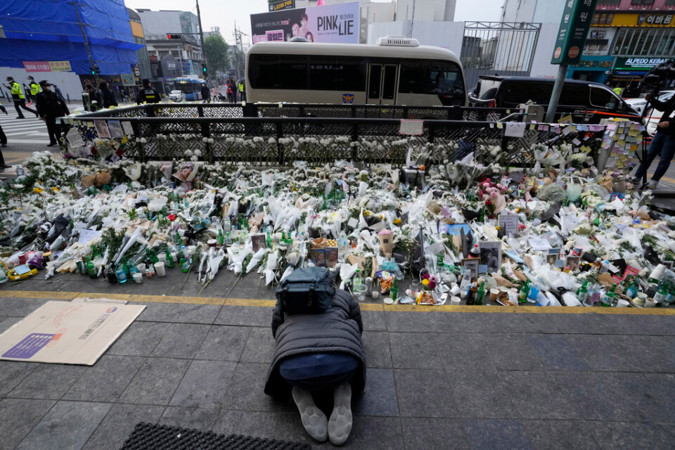 Över 150 personer dog i trängseln i samband med halloweenfirandet i Seoul.
