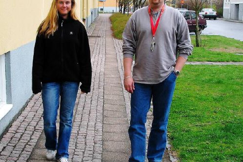 Foto: Lars Ohlsson Vill se föräldravandring. Fältsekreterarna Lis Olsson och Thomas Cervin vill ha igång föräldravandringar i Sölvesborg om helgkvällarna. "Behovet är stort", hävdar de.