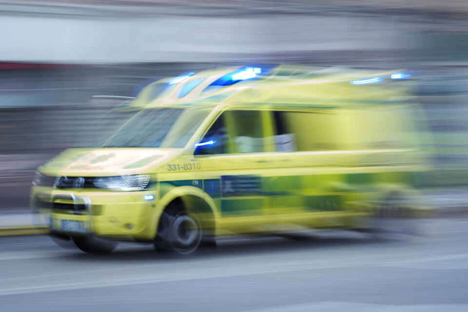En man har förts till sjukhus med en stickskada i ansiktet efter att ha blivit misshandlad i Karlstad. Arkivbild.