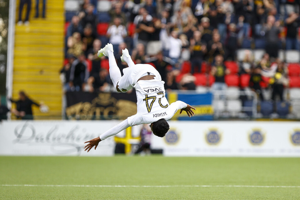 AIK:s Heradi Rashidi frivoltar efter att ha gjort 3–1 borta mot Östersund.