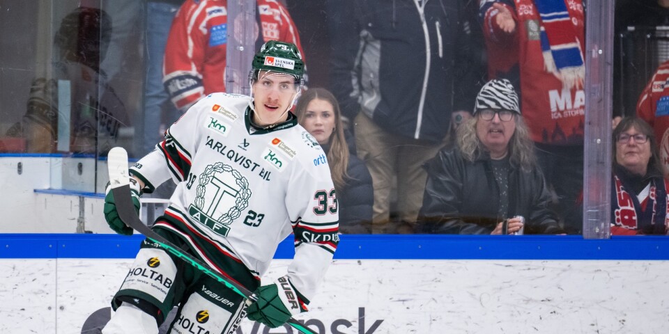 Felix Olsson satte det så viktiga första målet som till slut gjorde att Tingsryd blir kvar i Hockeyallsvenskan.