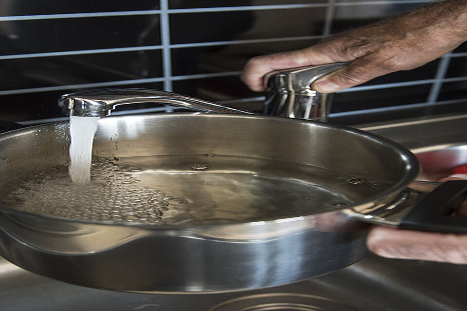 Invånare i norska Askøy måste koka sitt dricksvatten eftersom efter den bassäng som förser Askøy med dricksvatten visat sig innehålla E. coli-bakterier, Clostridium och intestinala enterokocker.
