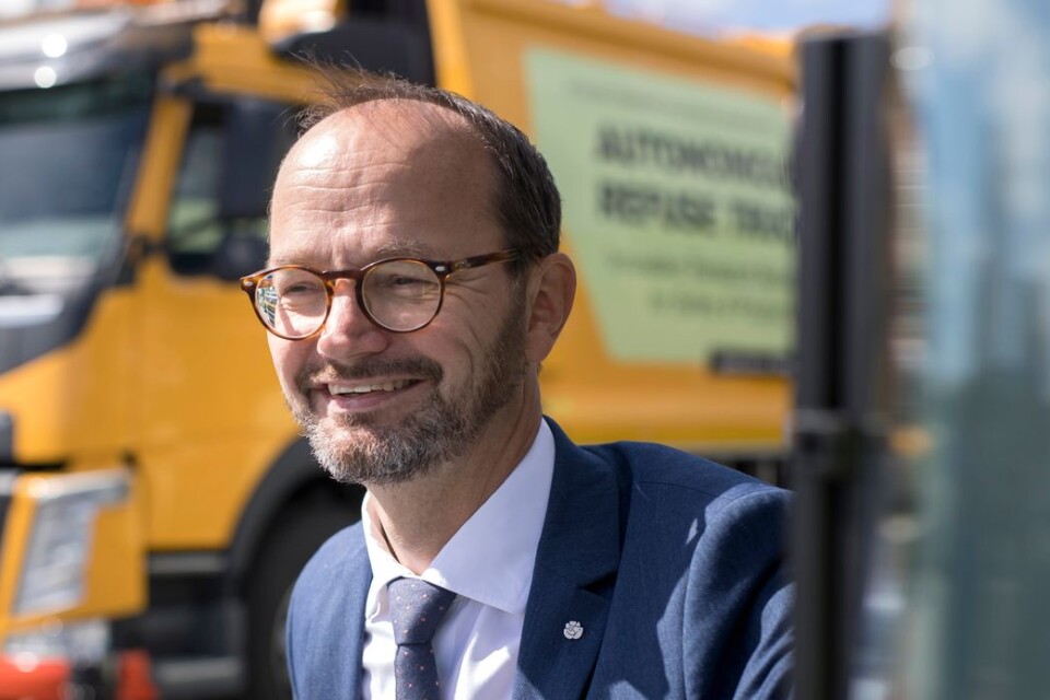 Infrastrukturminister Tomas Eneroth (S) kommer till Ystad.