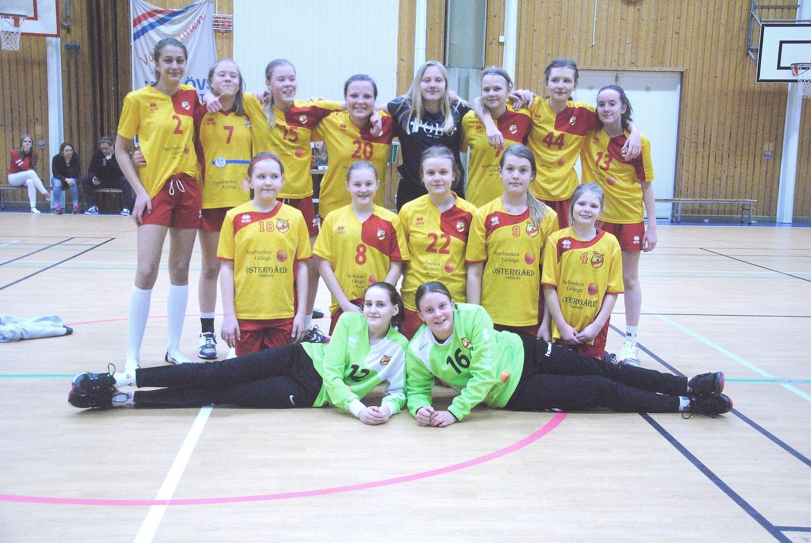 Vinslövs HK har en stark kull med 04-flickor där lagen tog sig till semifinal och final.                                                    Foto: Jan Rydén