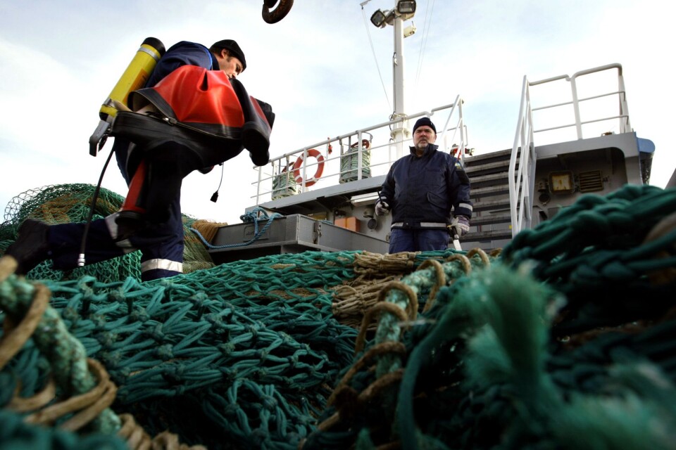 Tjuvfisket i Östersjön måste stoppas. (Personerna på bilden har inget samband med artikeln.