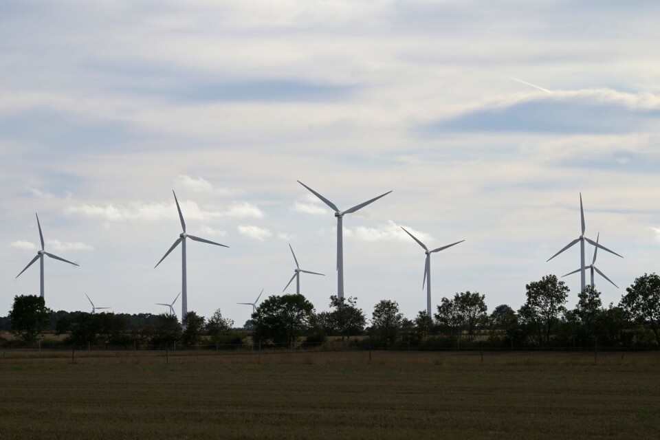 Om vetorätten tas bort kommer vindkraftslobbyn kunna påverka i ett tidigt skede, långt innan lokalbefolkningen har förstått konsekvenserna av framtida vindindustrier, skriver insändaren.