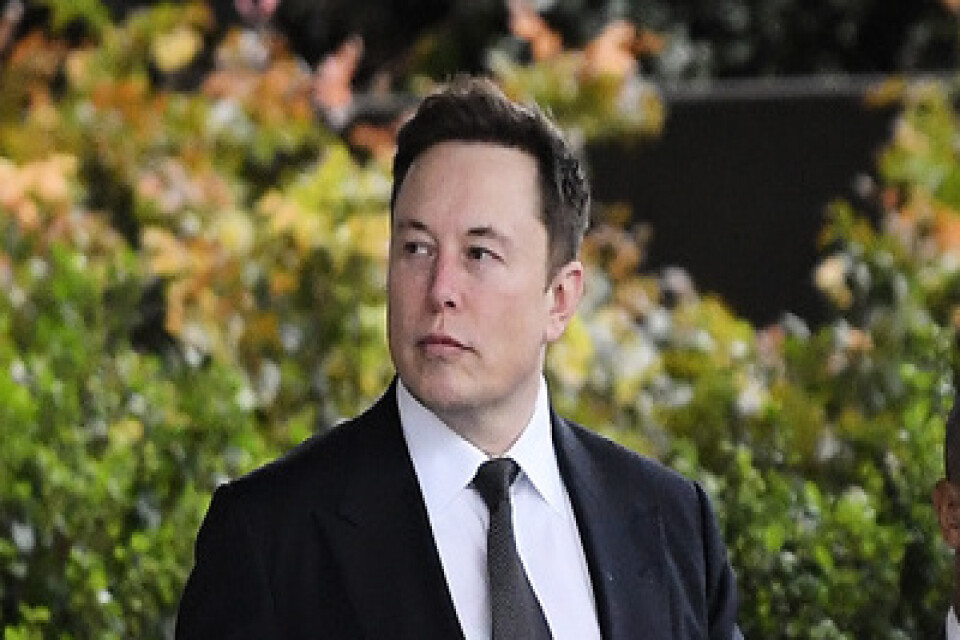 Elon Musk får behålla sina slantar, då han frias från förtal. Bilden från tidigare i veckan när Musk anlände till domstolen i Los Angeles.