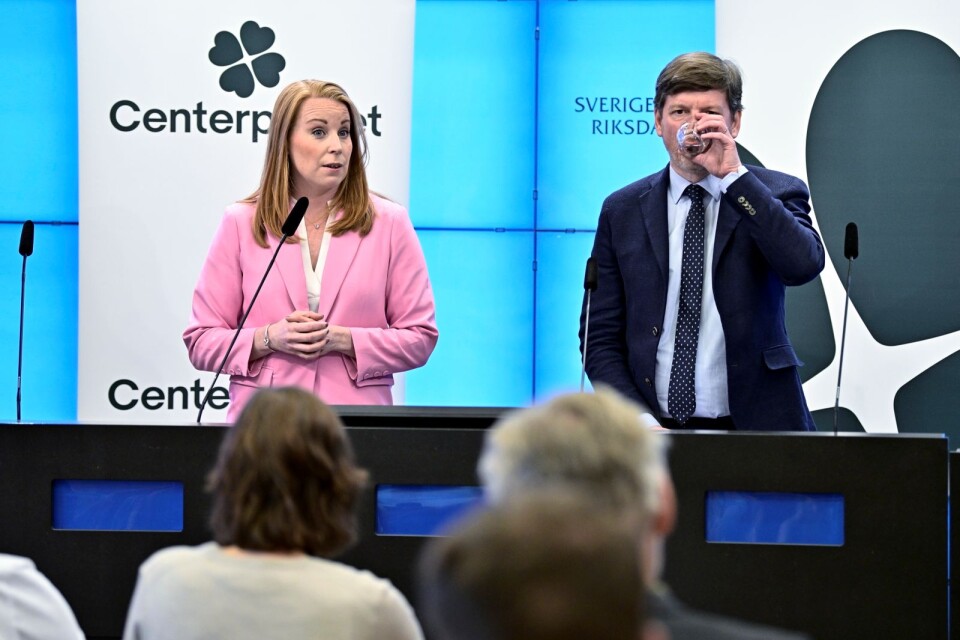 Centerpartiets partiledare Annie Lööf och Martin Ådahl, ekonomisk-politisk talesperson, under en pressträff i riksdagens presscenter tidigare i veckan.
