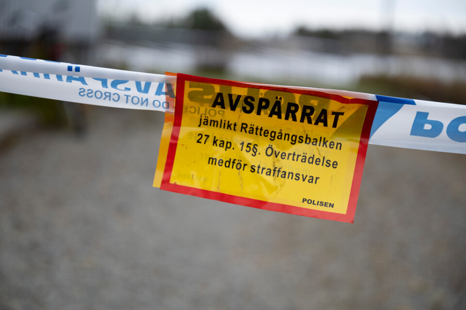 En person har anhållits av åklagare sedan en kvinna hittats död utomhus i Skövde. Arkivbild.
