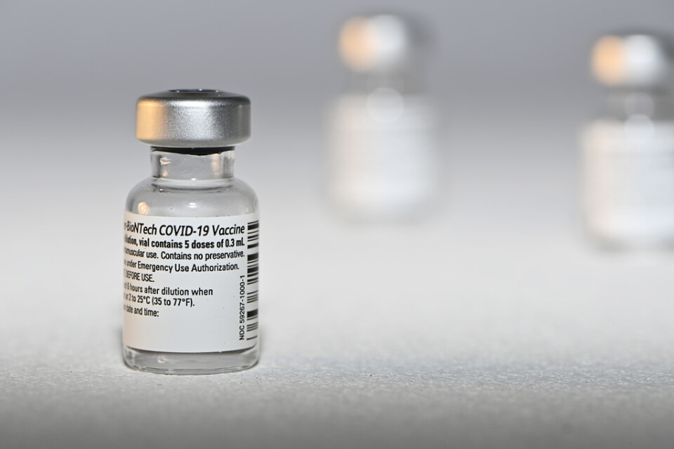 Vaccineringen med Pfizer-Biontechs covid-19-vaccin pågår just nu i Sverige. Arkivbild.