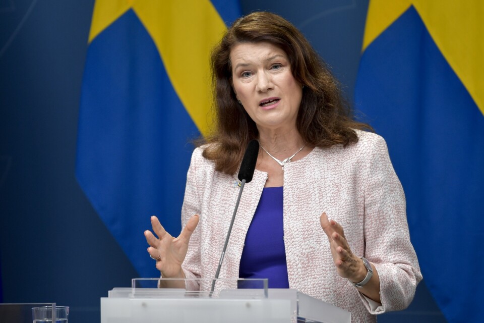 Utrikesminister Ann Linde skyller Sveriges misslyckande på privat äldreomsorg.