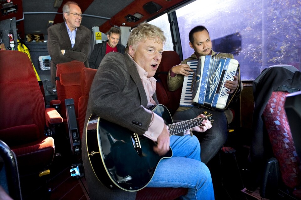 Thorleifs i sin turnébuss 2008. Hans-Willie Magnusson står till vänster i bakgrunden. Bredvid honom Kim Lindahl. I förgrunden Thorleif Torstensson (som gick bort i fjol) och Magnus Franzén med dragspel.