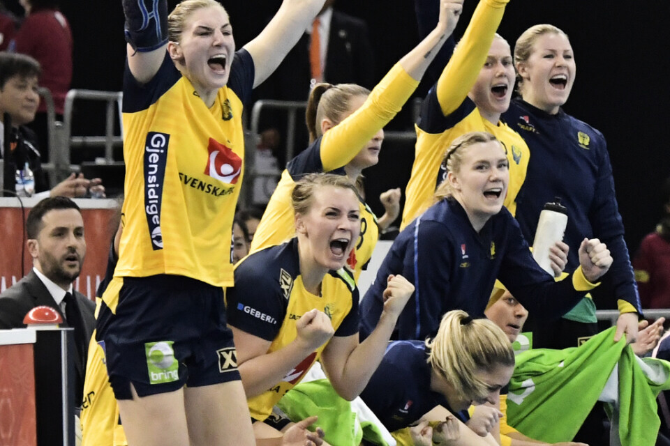 Sveriges handbollsdamer vann den avslutande matchen i handbolls-VM, 35–24, vilket gav en slutlig sjundeplats samt ett lättare OS-kval nästa år.