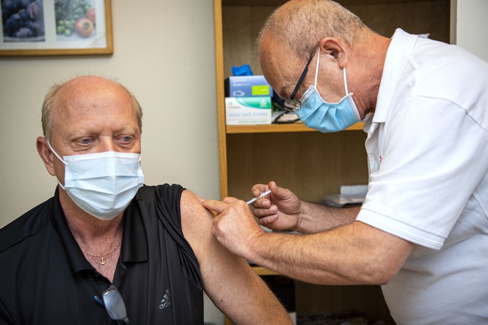 Över hälften av den vuxna befolkningen på Öland har nu fått den första dosen av covid-vaccinet.