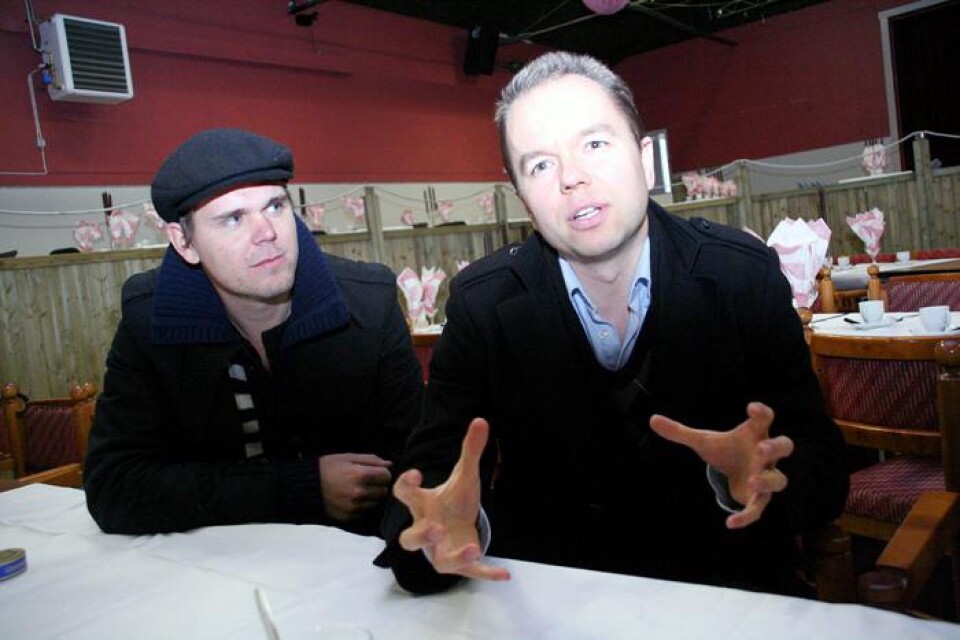 Richard Skoglund (vänster) har i år knutit Henrik Gustavsson, professionell showartist från Stockholm, till sin show.