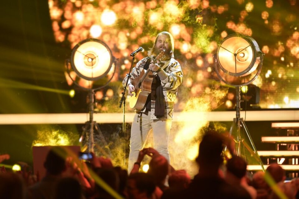 Chris Kläfford sjunger under finalen i TV4:s program Idol 2017 som han också vann.