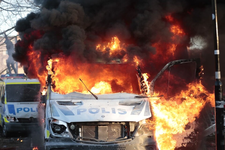 Counter-demonstrators set fire to a police van in Örebro, where Rasmus Paludan, Party Leader of the Danish far-right party, Stram Kurs (Tight Course), received a permit for a demonstration on Good Friday.