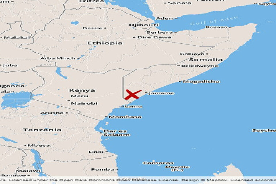 En bilbomb har exploderat invid ett hotell i den somaliska hamnstaden Kismayu.