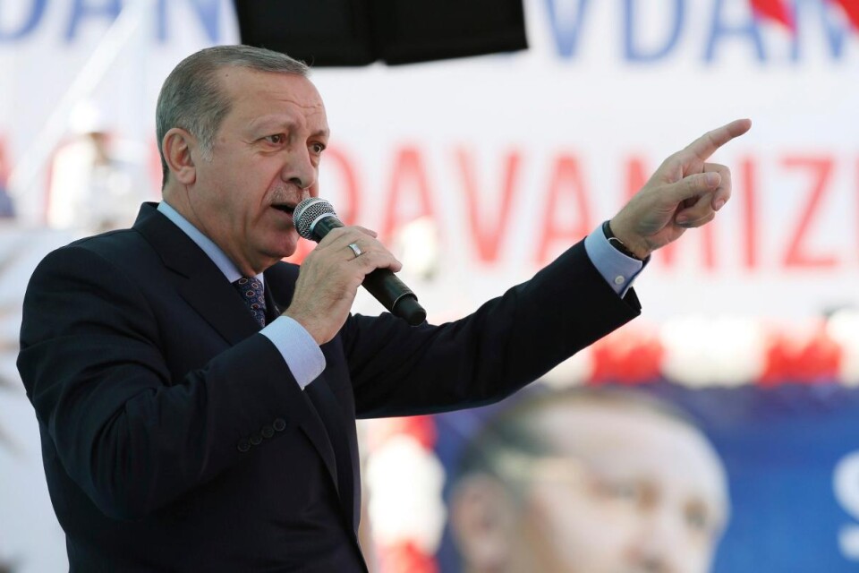 President Erdogan sade på lördagen att Turkiet överväger en folkomröstning om att dra tillbaka sin EU-ansökan.