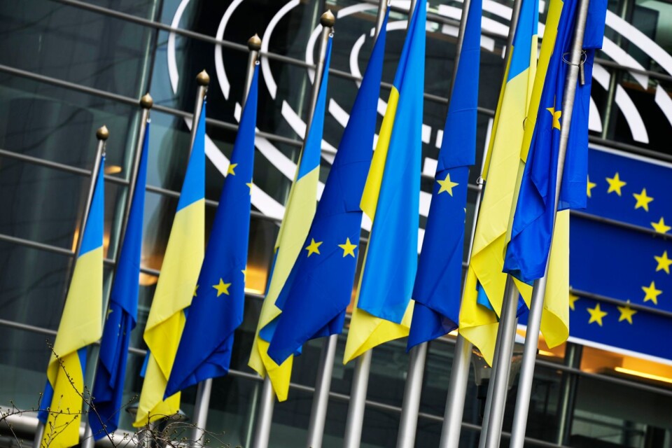 EU får inte vackla i stödet till Ukraina.