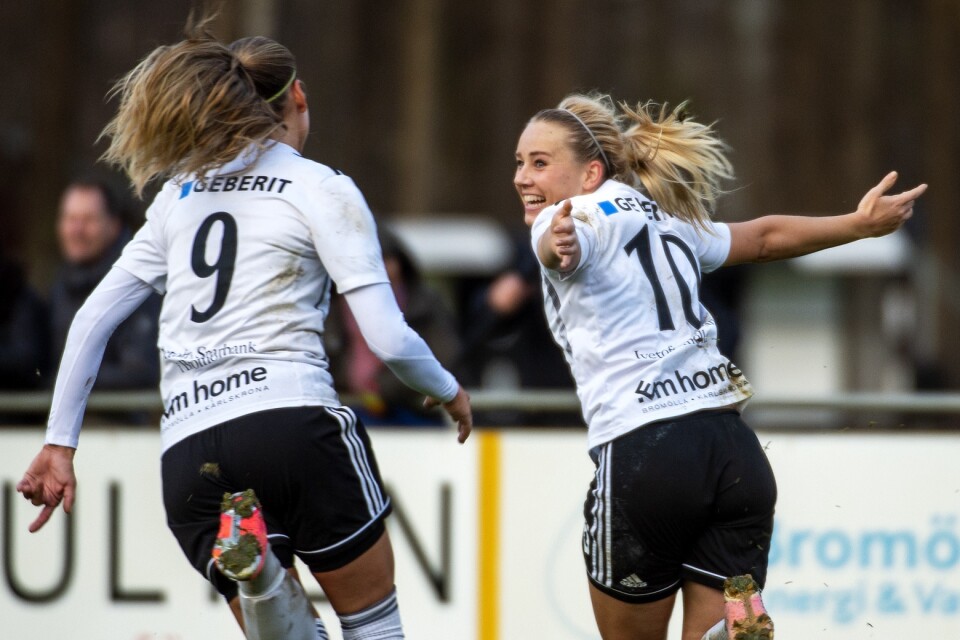 Lyckligare fotbollspelare än Olivia Johansson i IFÖ Bromölla efter att ha gjort det avgörande målet i kvalet mot värmländska Rävåsen fanns inte denna novemberlördag.