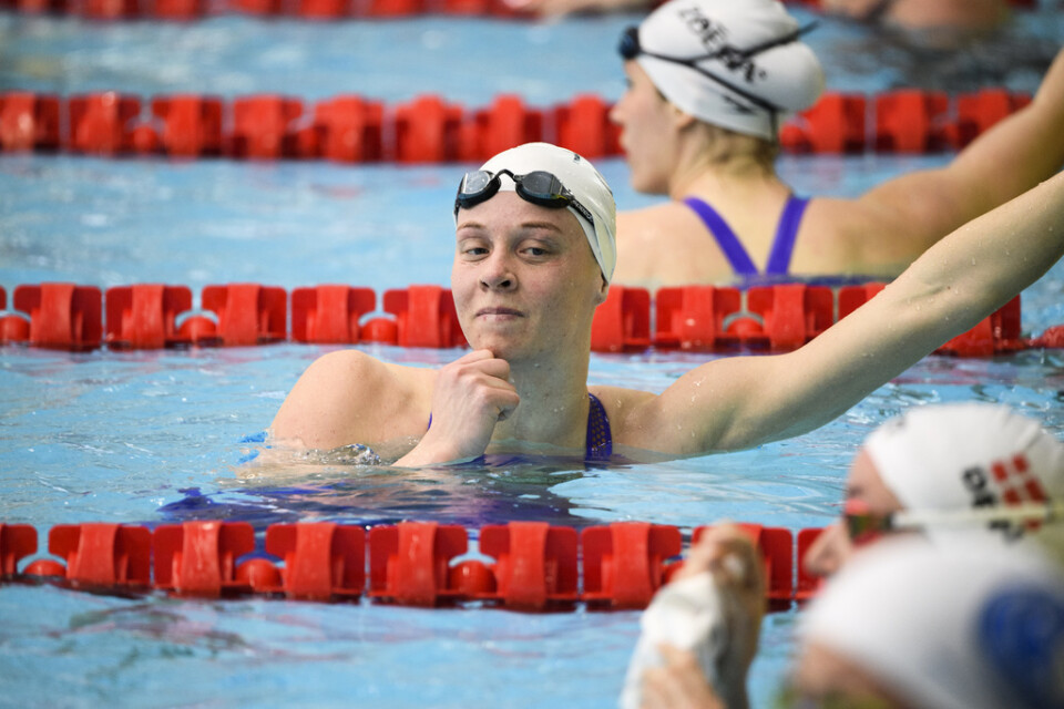 Louise Hansson slutade tvåa på 50 meter fjäril i Swim Open efter en miss.