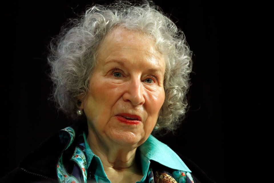 Margaret Atwood tar ”Tjänarinnans berättelse” vidare efter succén med dramaserien ”The Handmaid’s Tale”, som baseras på boken.