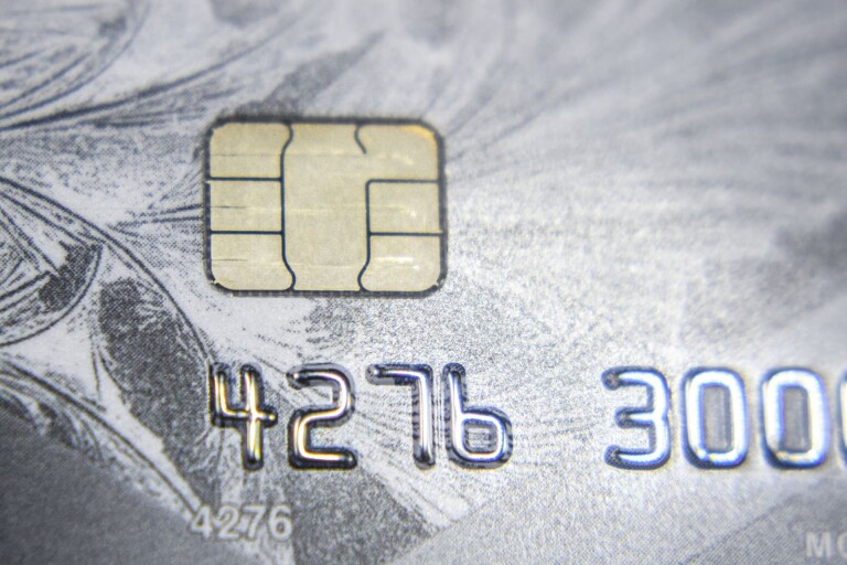 Mönsterås: Okänd gjorde 13 transaktioner med mans bankkort