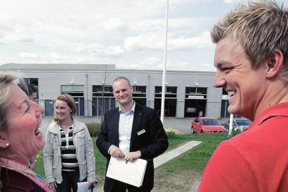 Kampen mellan politikern och fotbollsproffset. Else-Marie Lindgren (kd) och Mathias Svensson, vem blev mest miljövänlig på vägen?
