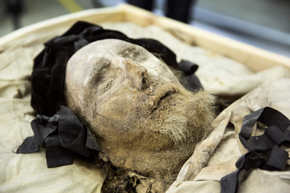 2015 visades mumien av biskop Peder Winstrup upp för medier i Lund. Arkivbild