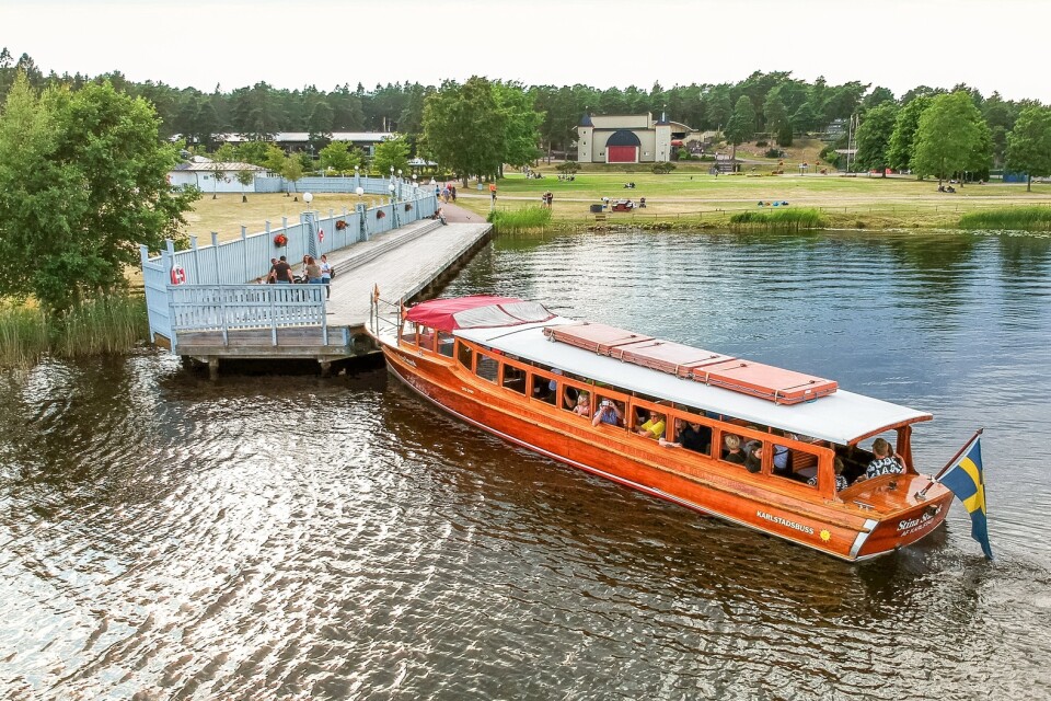 Båtbussarna mellan Kristinehamn och Karlstad ingår i lokaltrafiken mellan städerna.